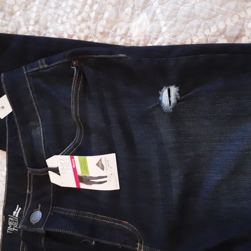 Time and True Womans 18Petite distressed skinny jeans - Picture 3 of 6